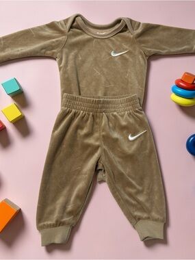 Nike Toddler Velour Tracksuit Set Taupe White Logo Size 3M Soft Cozy Unisex